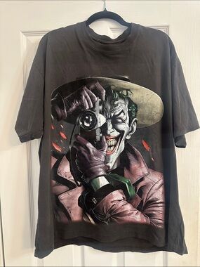 Graphic Joker XL worn 1 time camera Print Black/greyMen’s T-Shirt